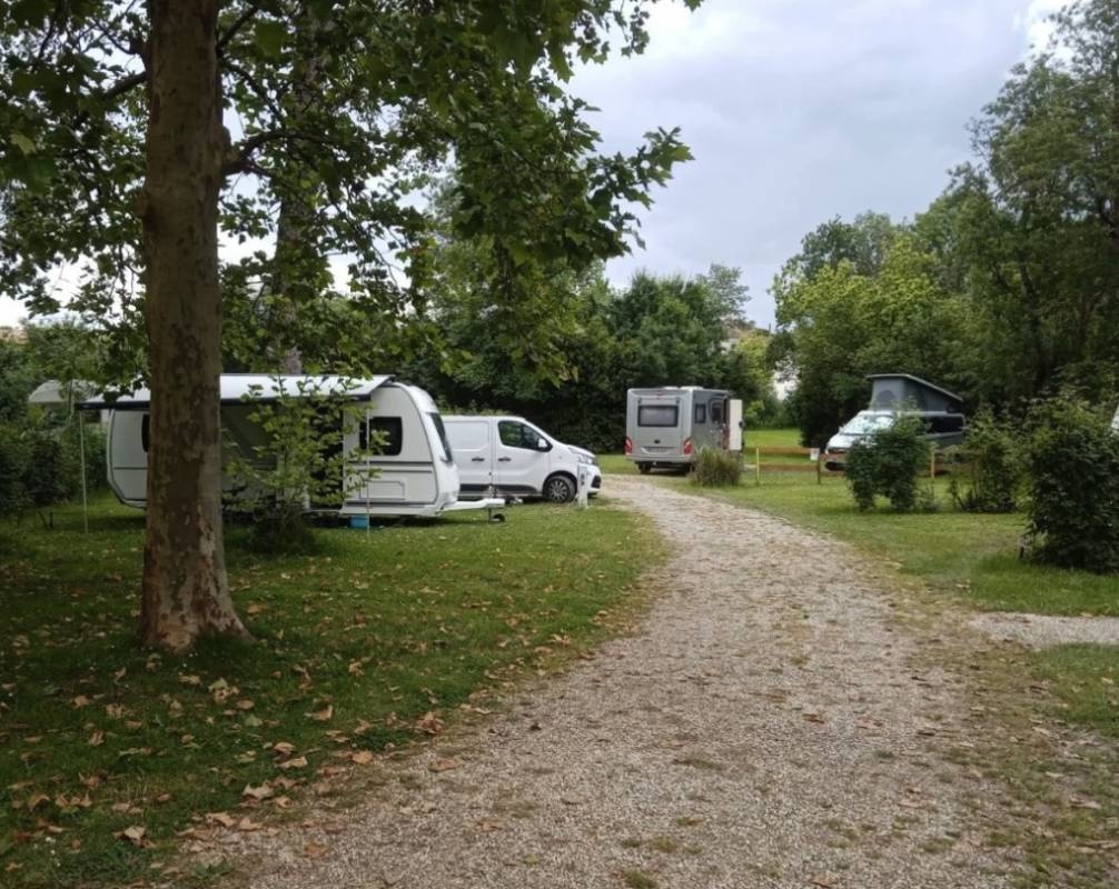 Camping L'Ile aux Loisirs *** — Kemp in Le Mung