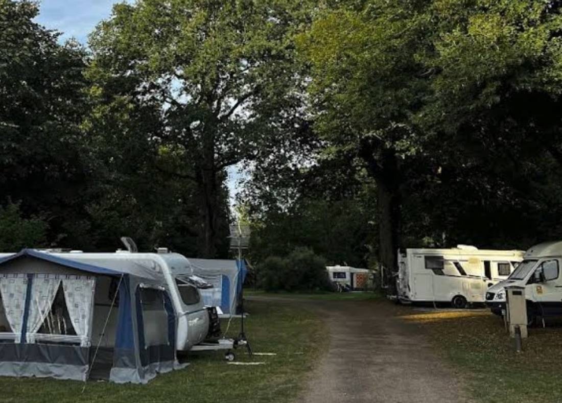 Camping Municipal Veuzain-sur-Loire — Camping in Veuzain-sur-Loire