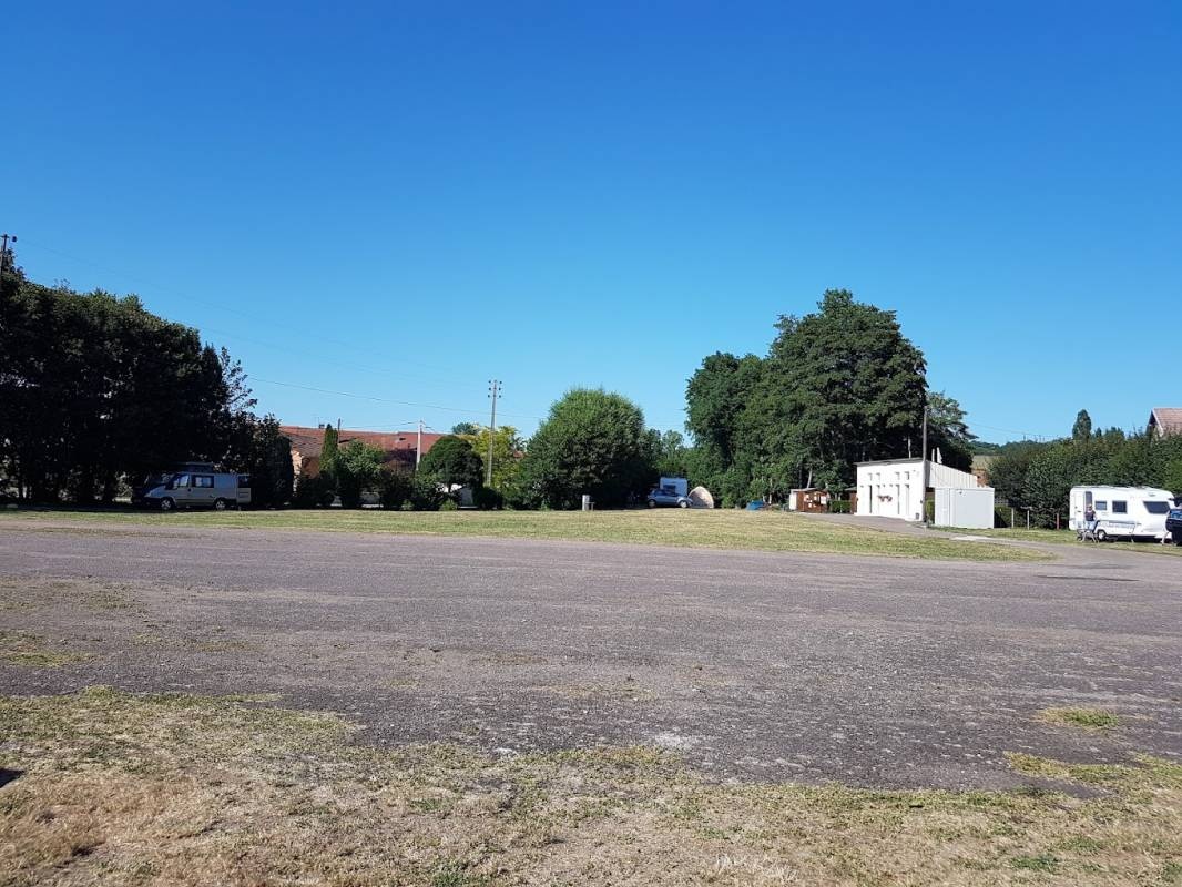 Camping Municipal — Cámping in Humes-Jorquenay