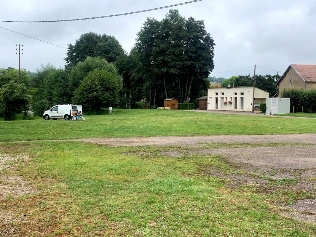 Camping Municipal — Cámping in Humes-Jorquenay