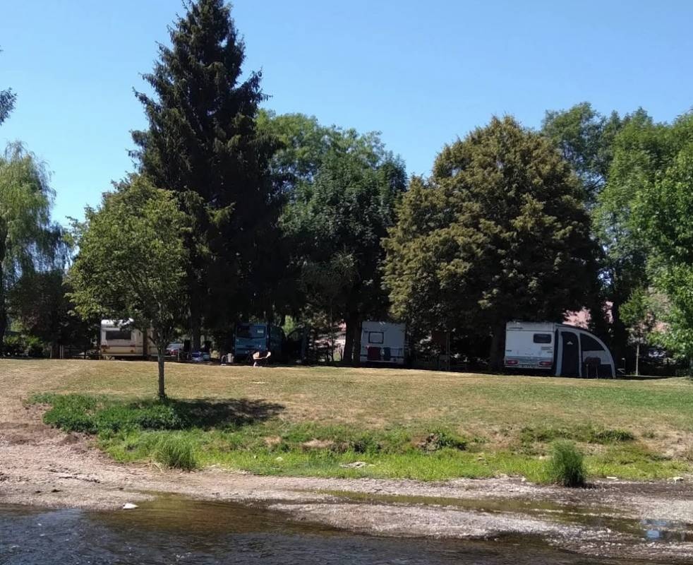 Camping Municipal Autrey-le-Vay — Camping Site in Autrey-le-Vay