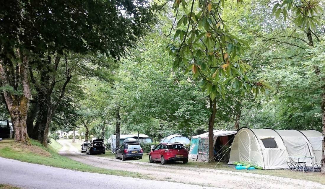 Camping Val de Saures *** — 露营地 in Entraygues-sur-Truyère