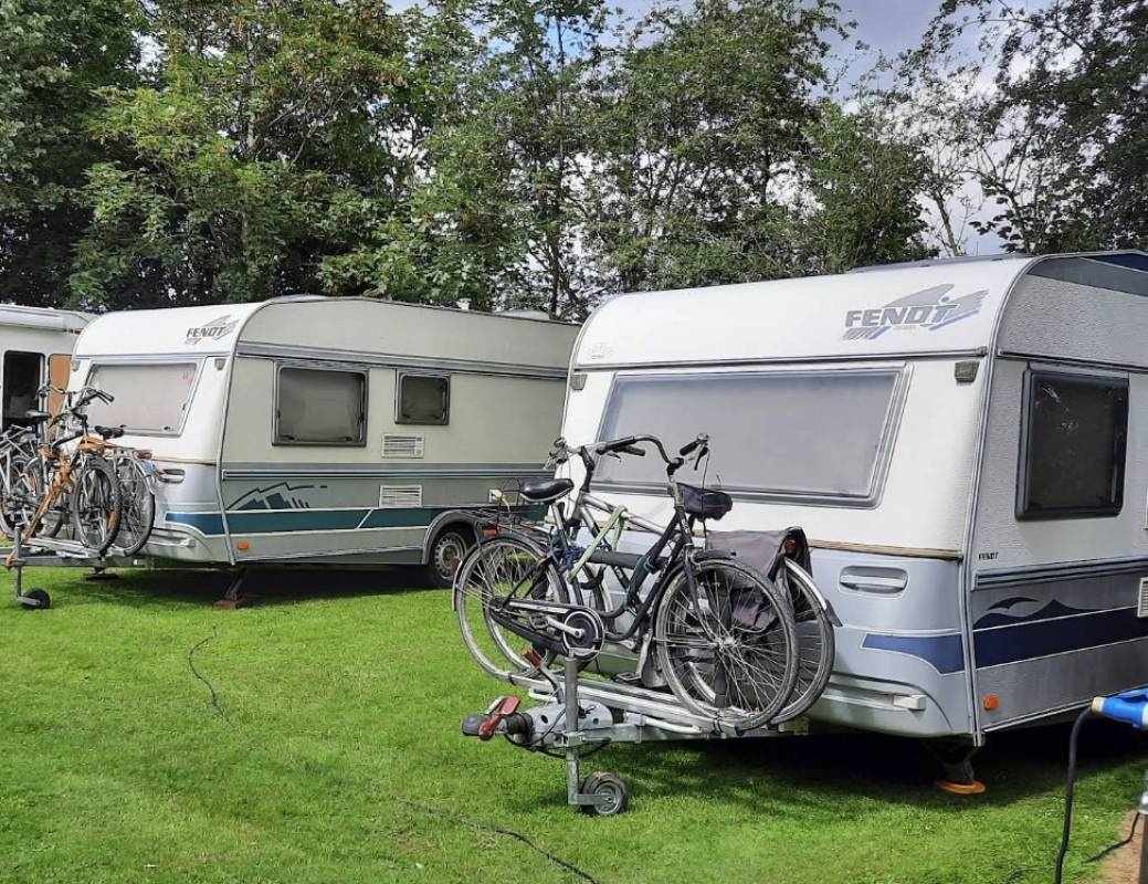 Camping Les Capucins — Campingplass in Orbec