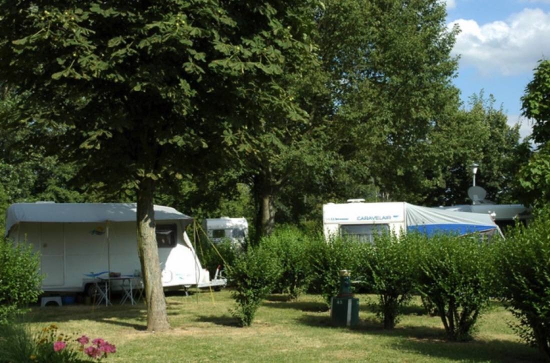 Camping Caravaning Les Reflets St. Pierre ** — Area da campeggio in Saint-Pierre