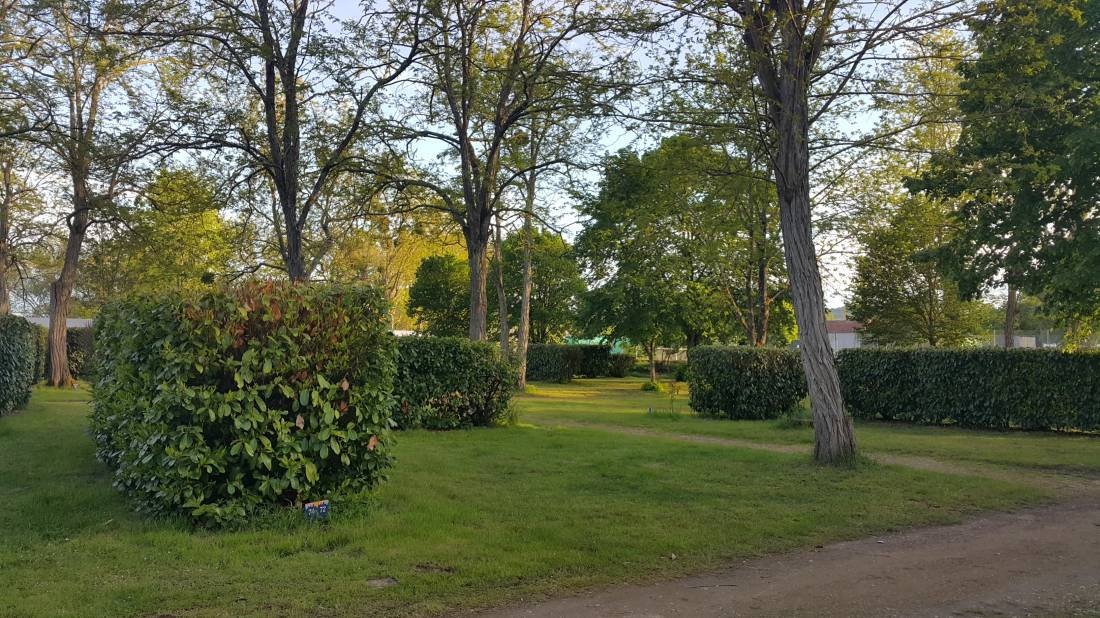 Camping Les Portes de Sancerre — Kamp yeri in Saint-Satur / Centre-Val de Loire