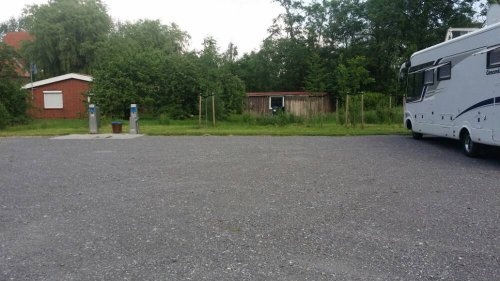 Stellplatz auf der Schöpwerksinsel Ihlienworth — Campervan Site in Ihlienworth
