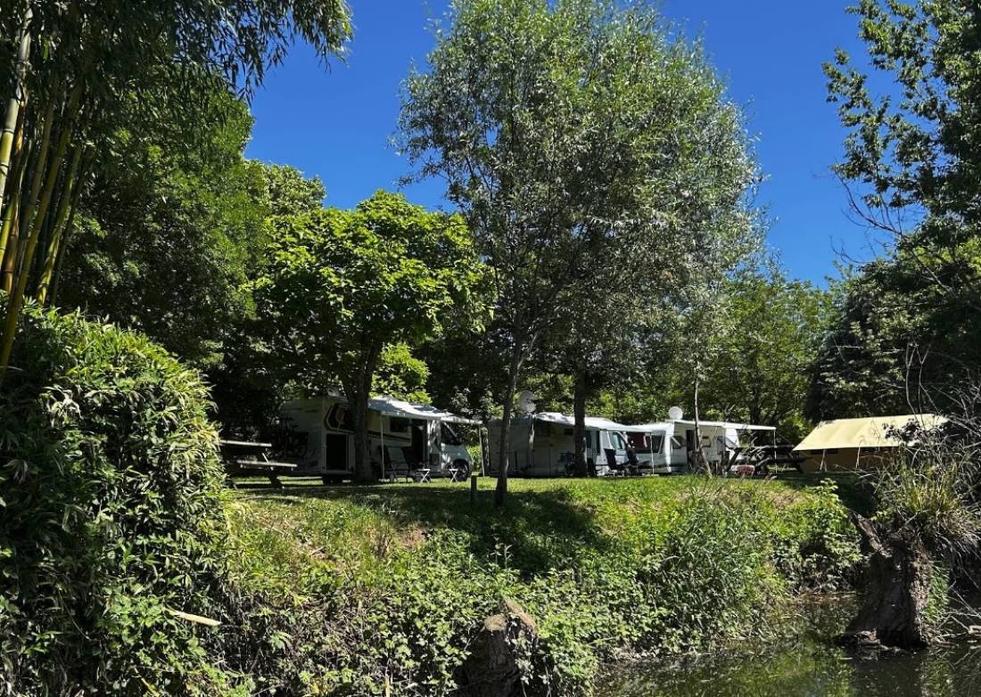 Camping Floiras – Base Nautique *** — Campingplats in Anglars-Juillac