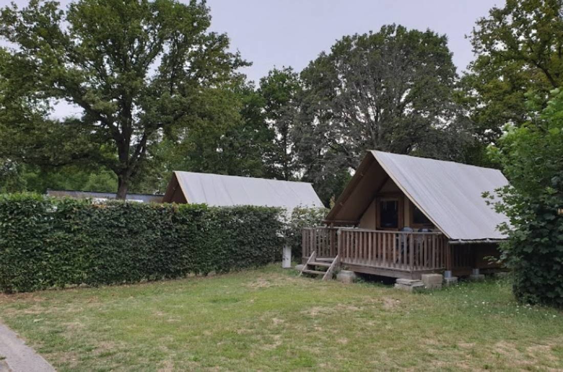 Camping du Lac *** — Campingplass in Le Mesnil-sous-Jumièges 