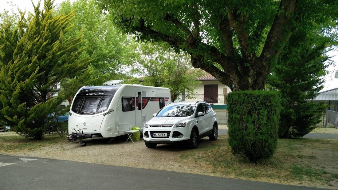 Caravan Beau Soleil — Kamp yeri in Gradignan / Nouvelle-Aquitaine