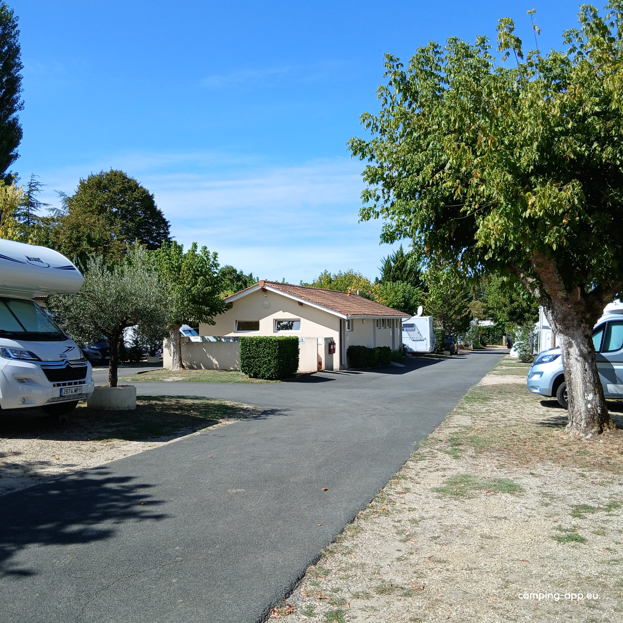 Caravan Beau Soleil — Fotoğraf 2