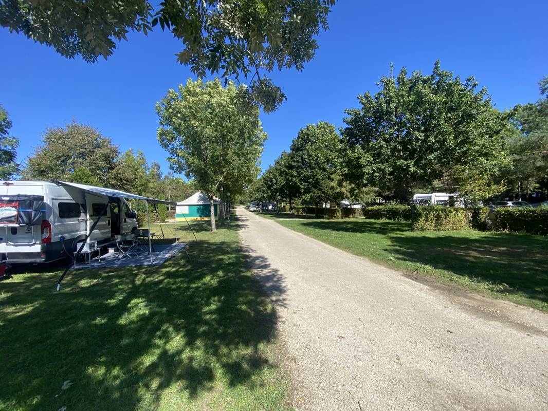 Camping Beauregard **** — Campingplats in Mesnois