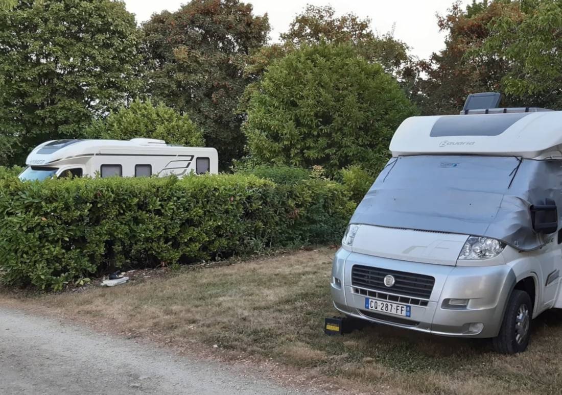 Camping Les Terrasses de Dordogne *** — Camping Site in Rouffignac-Saint-Cernin-de-Reilhac