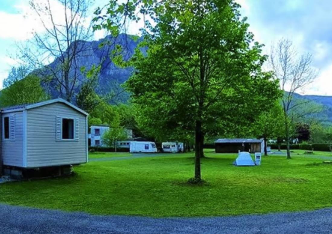 Camping Despourrins — Area da campeggio in Accous 