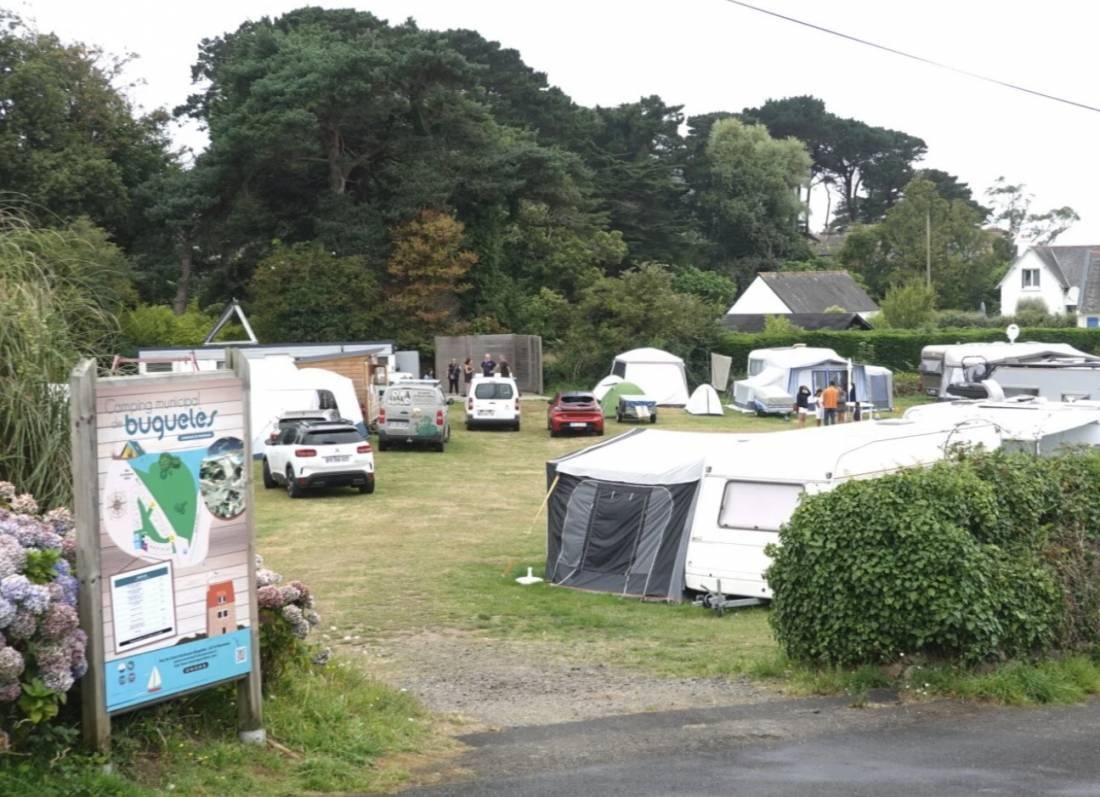 Camping Municipal de Buguélès — Kemping in Penvénan 
