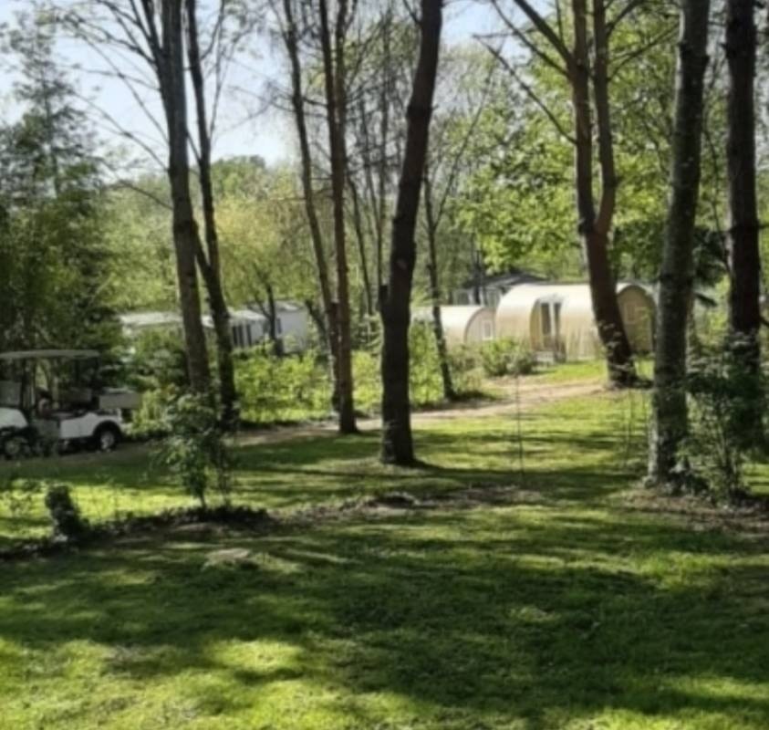 Camping de Bergougne *** — Campingplats in Rives