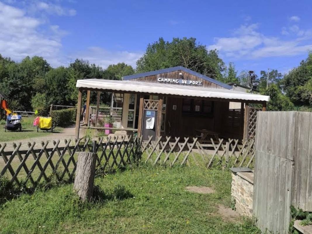 Camping du Port — Area da campeggio in La Possonnière 