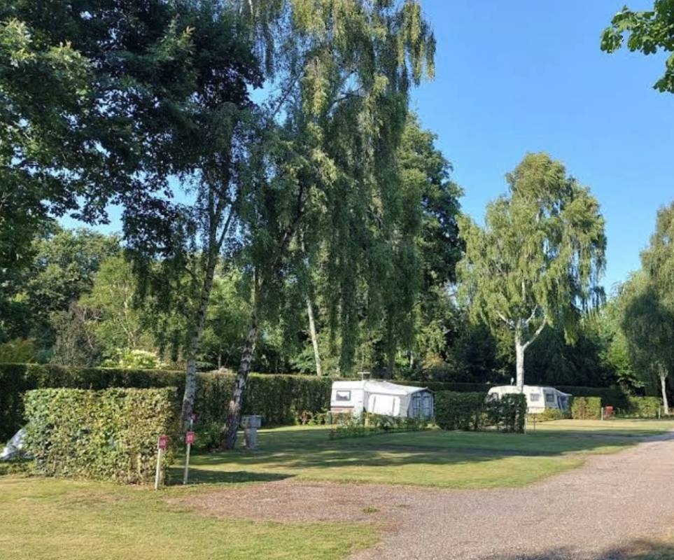 Camping municipal Le Colombier — Cámping in Offranville