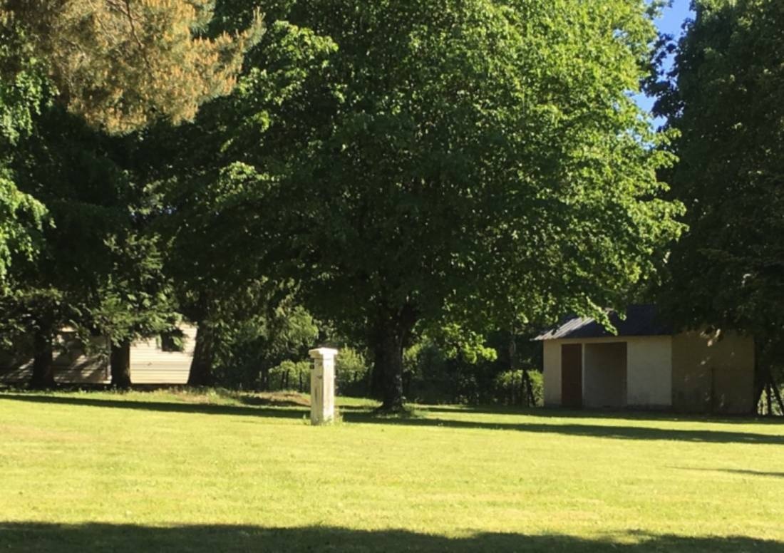 Camping — Cámping in Le Lonzac