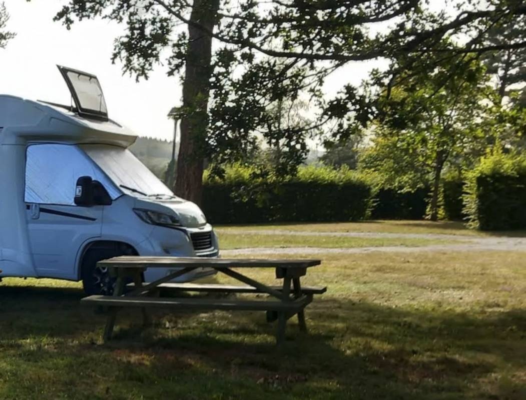 Camping des Chaux — Sítio de acampamento in Sornac