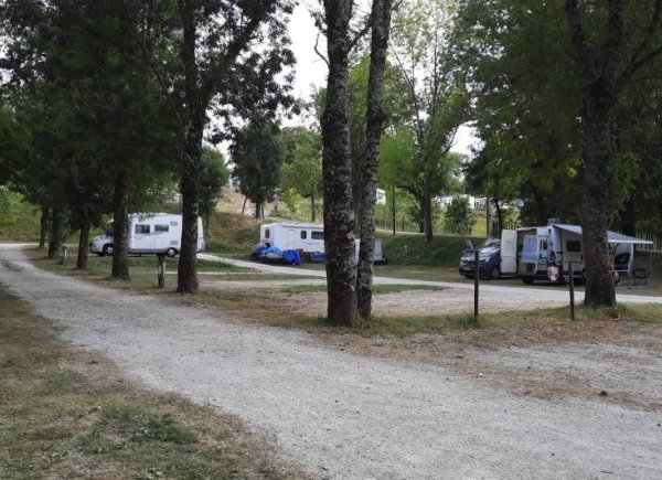 Camping Bourg de Charente ** — Photo 2