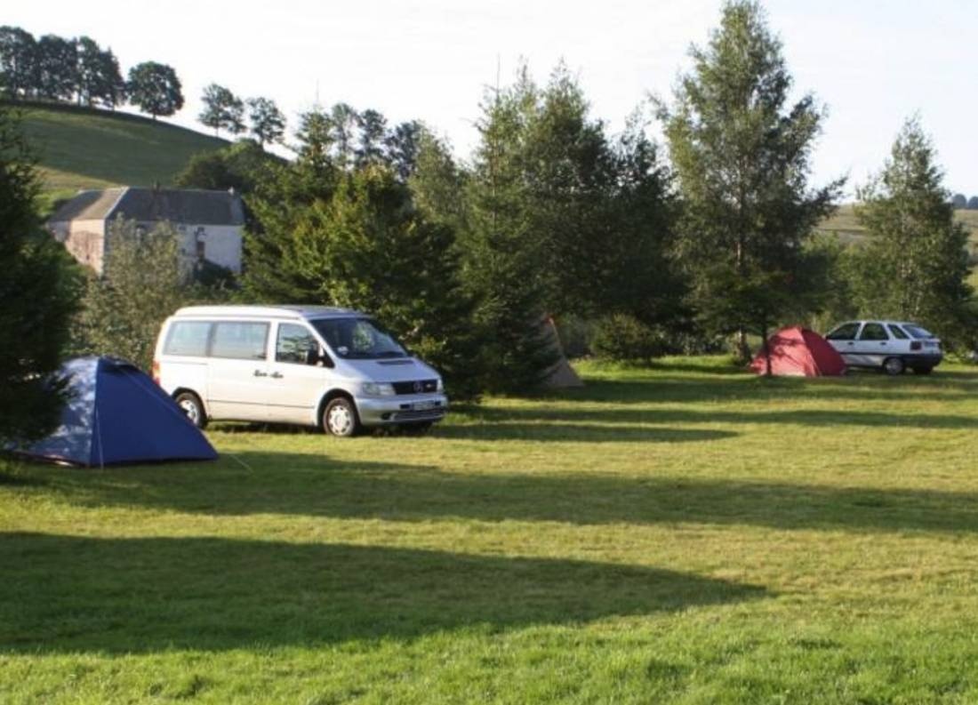 Domaine de l’Ours *** — Campingplats in Saint-Urcize