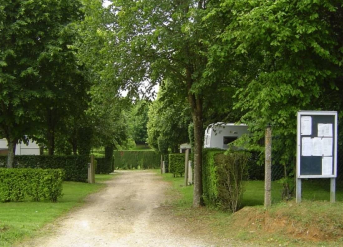 Camping Municipal Juvigny-Sous-Andaine — Campingplats in Juvigny-Sous-Andaine 