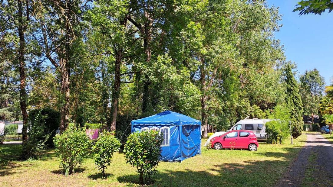 Camping LA BERGERIE — Camping Site in Lanne / Occitanie