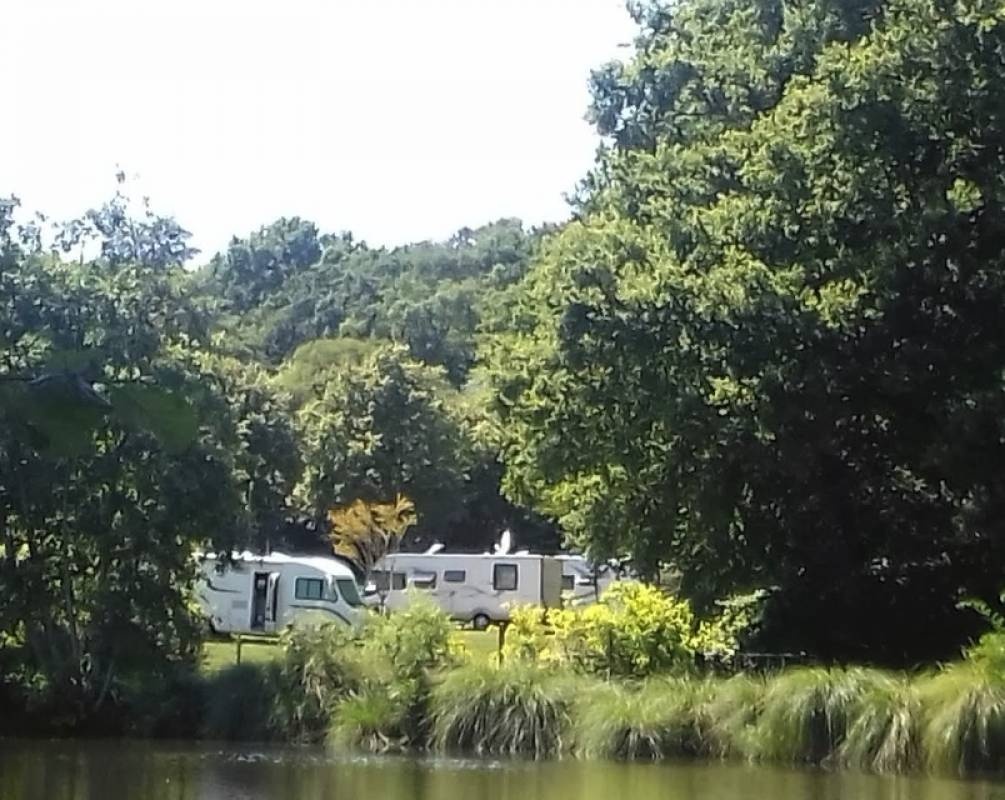 Stellplatz Questembert — Sp. parking dla kamperów in Questembert