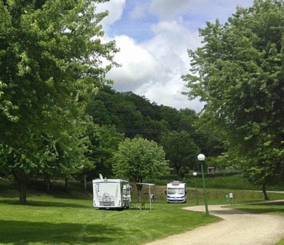 Camping Chez Fanny et Jérémy — Kemping in Saint-Chély-d'Aubrac