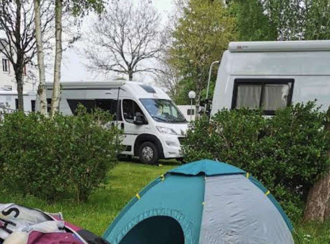 Camping Municipal Saint-Mars-sur-la-Futaie — Area da campeggio in Saint-Mars-sur-la-Futaie
