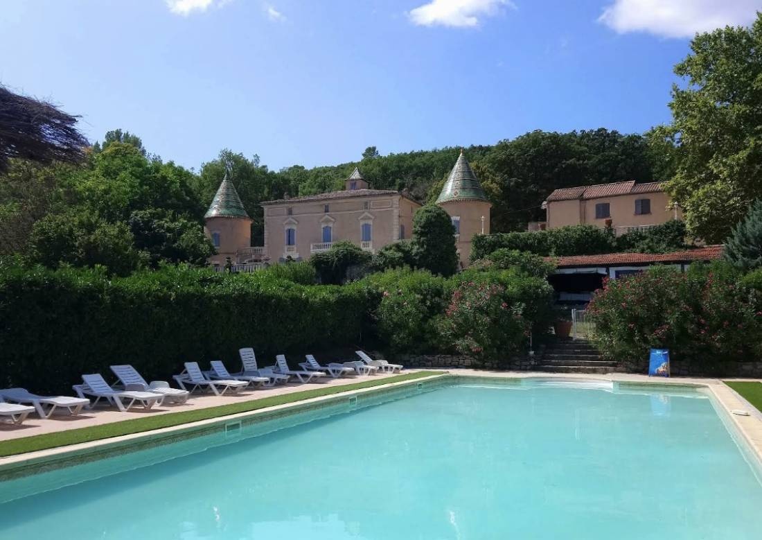 Camping Chateau de l'Eouvière — Area da campeggio in Montmeyan 