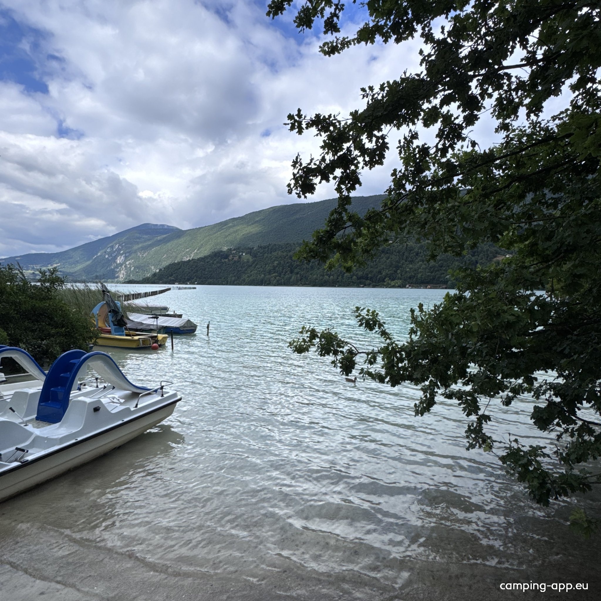 Camping le Mont Grêle — Camping in Lépin-le-Lac