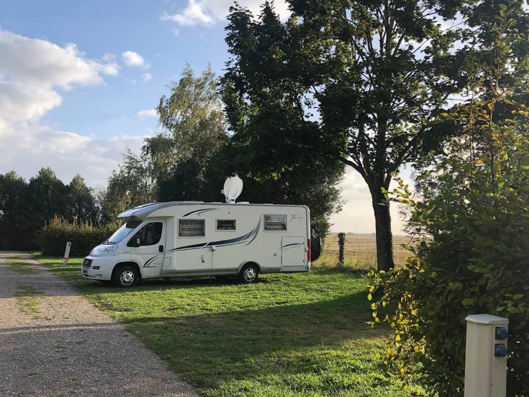 Camping du Moulin de Prissey — Camping in Premeaux-Prissey