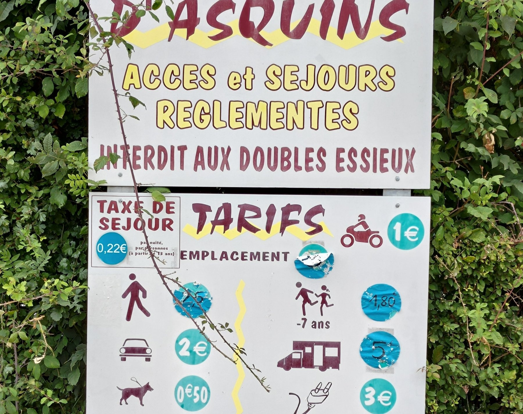 Camping Municipal Asquins — Kemp in Asquins