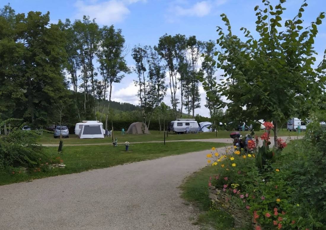 Camping Municipal Asquins — Campingplads in Asquins