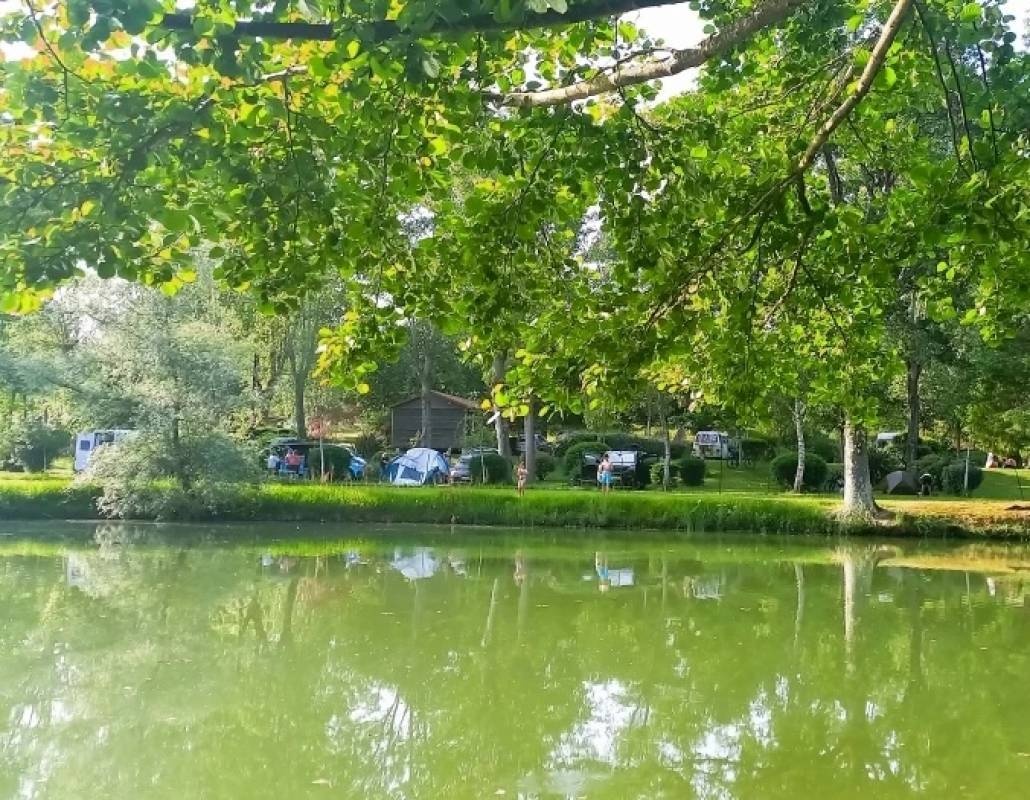 Camping L'Orée du Bois *** — Campingplats in Arthez-de-Béarn