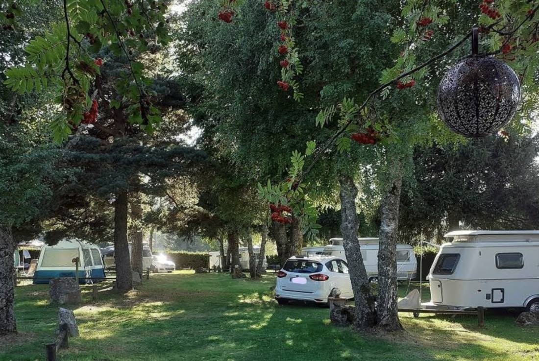 Camping Les Hirondelles — Kemp in Le Chambon-sur-Lignon 