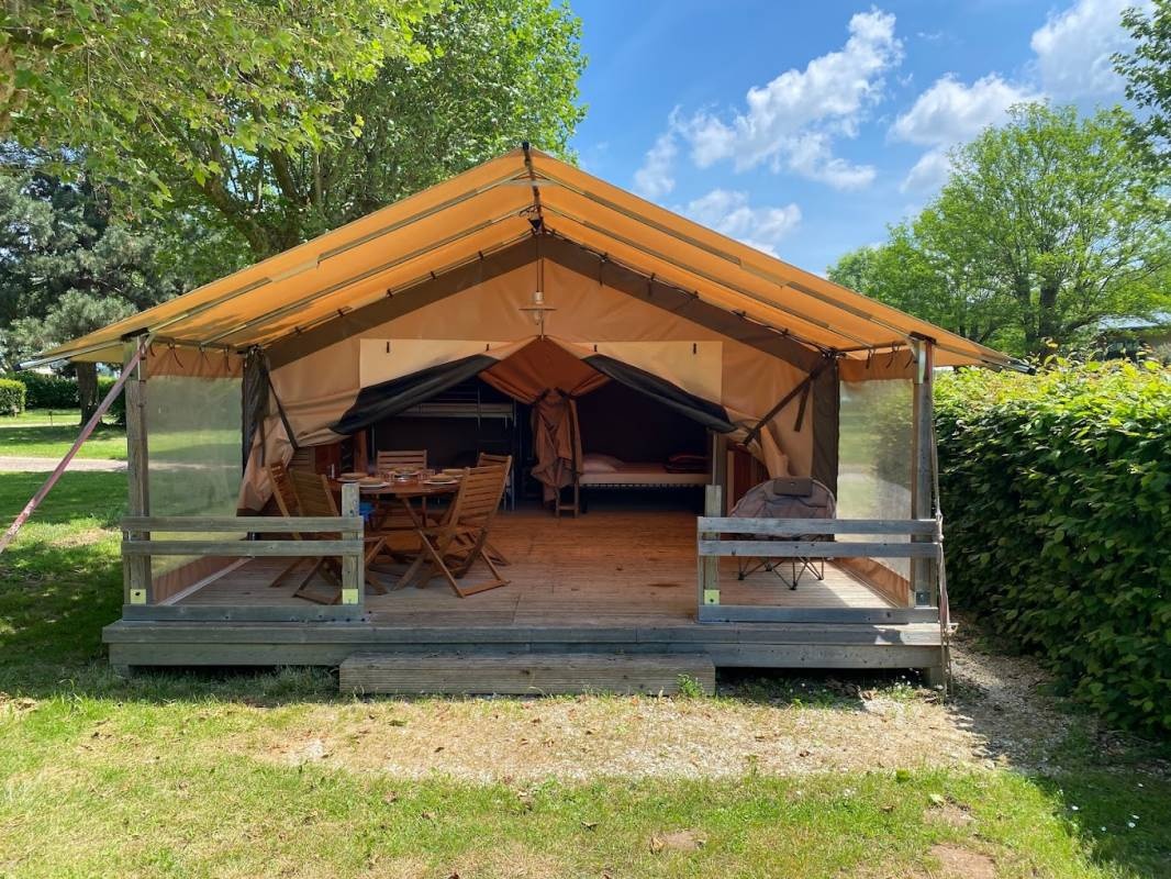 Woka Camping Green Lagoon **** — Campingplatz in Marnay / Bourgogne Franche-Comté
