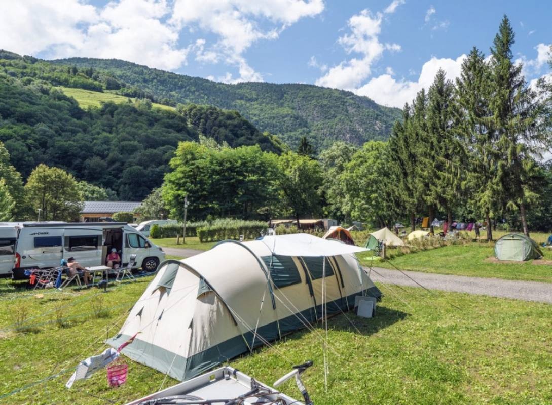 Camping Des Neiges *** — Camping in Grand-Aigueblanche