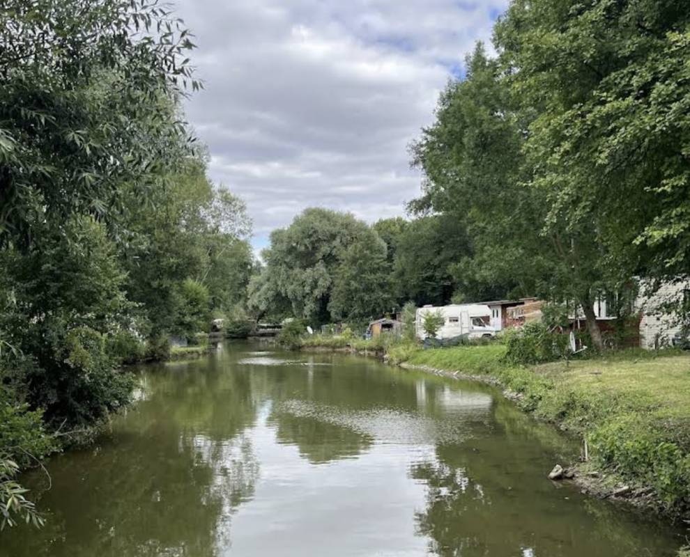 Camping Le Colvert ** — Campingplass in Homblières / Hauts-de-France