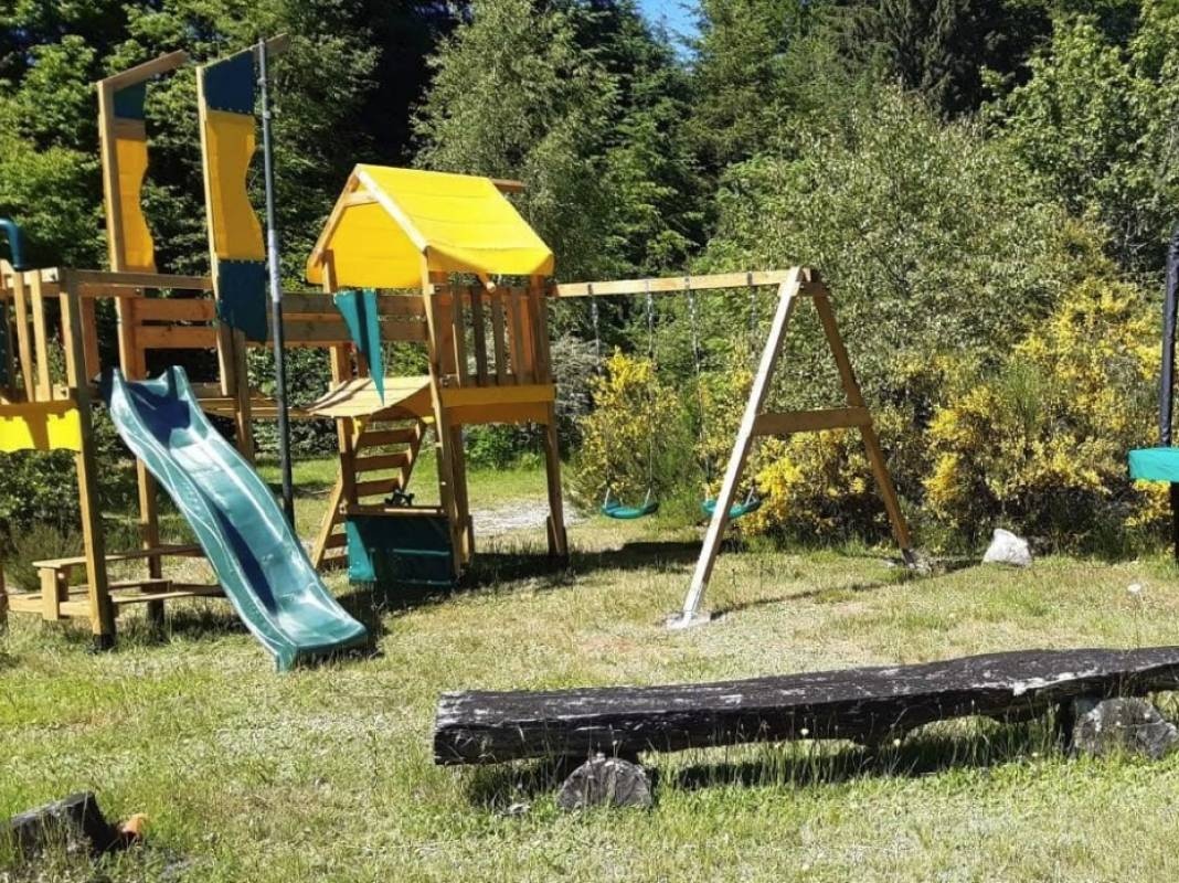 Camping Pré des Pèlerins — Campingplass in Veix