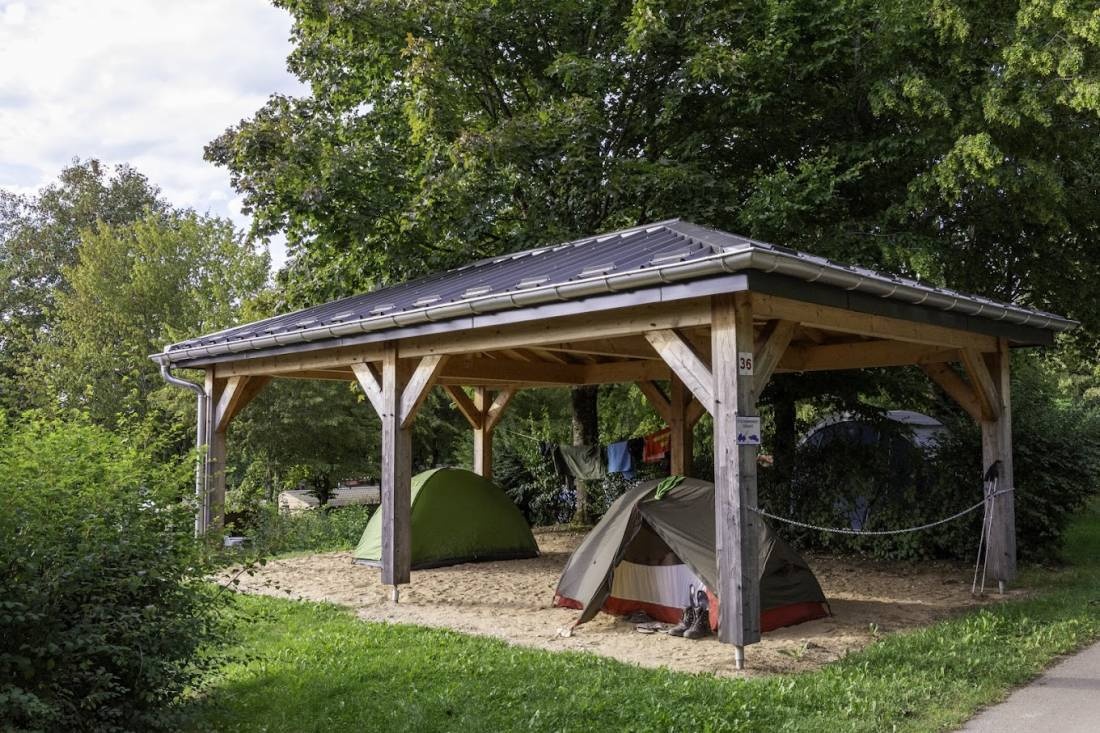 Camping Le Larmont Pontalier — Camping in Pontarlier