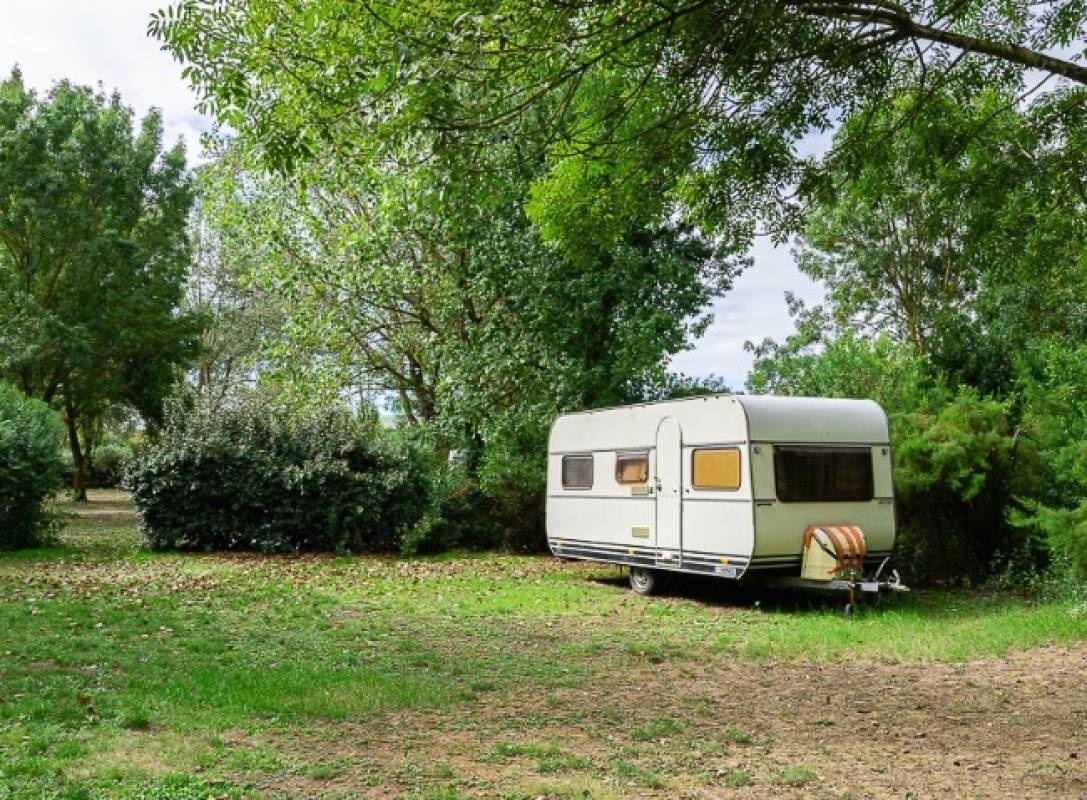 Camping La Cleroca *** — Місце для кемпінгу in Grues