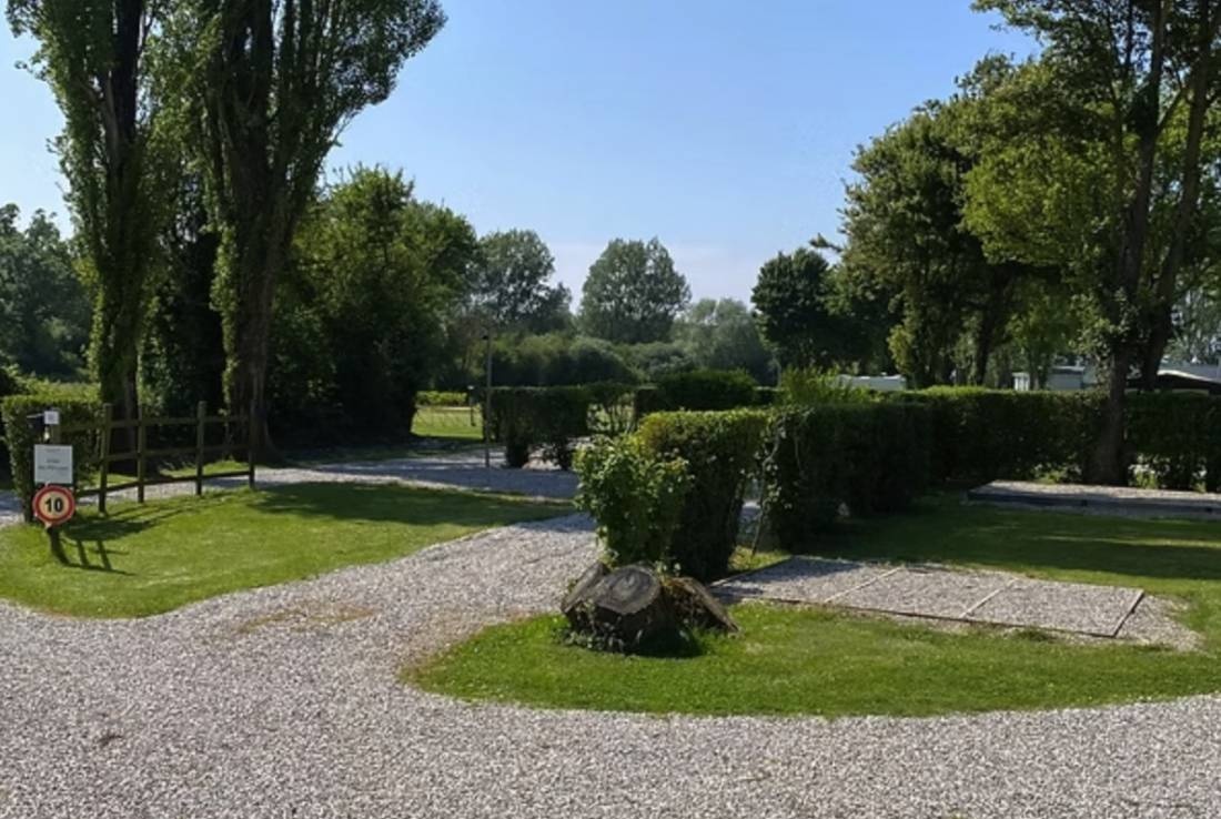 Camping Les Cytises — Campingplass in Isques