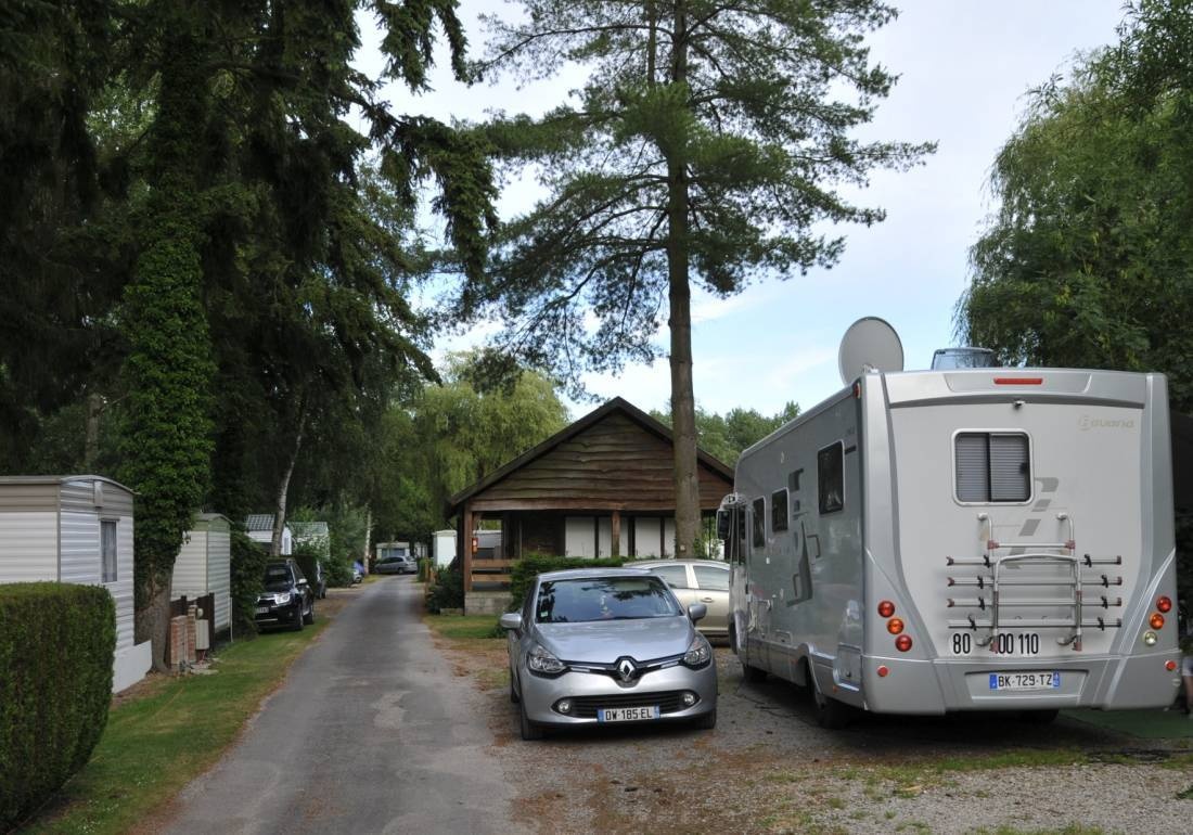 Camping La Chute d’Eau ** — Kemping in Rebreuve-sur-Canche