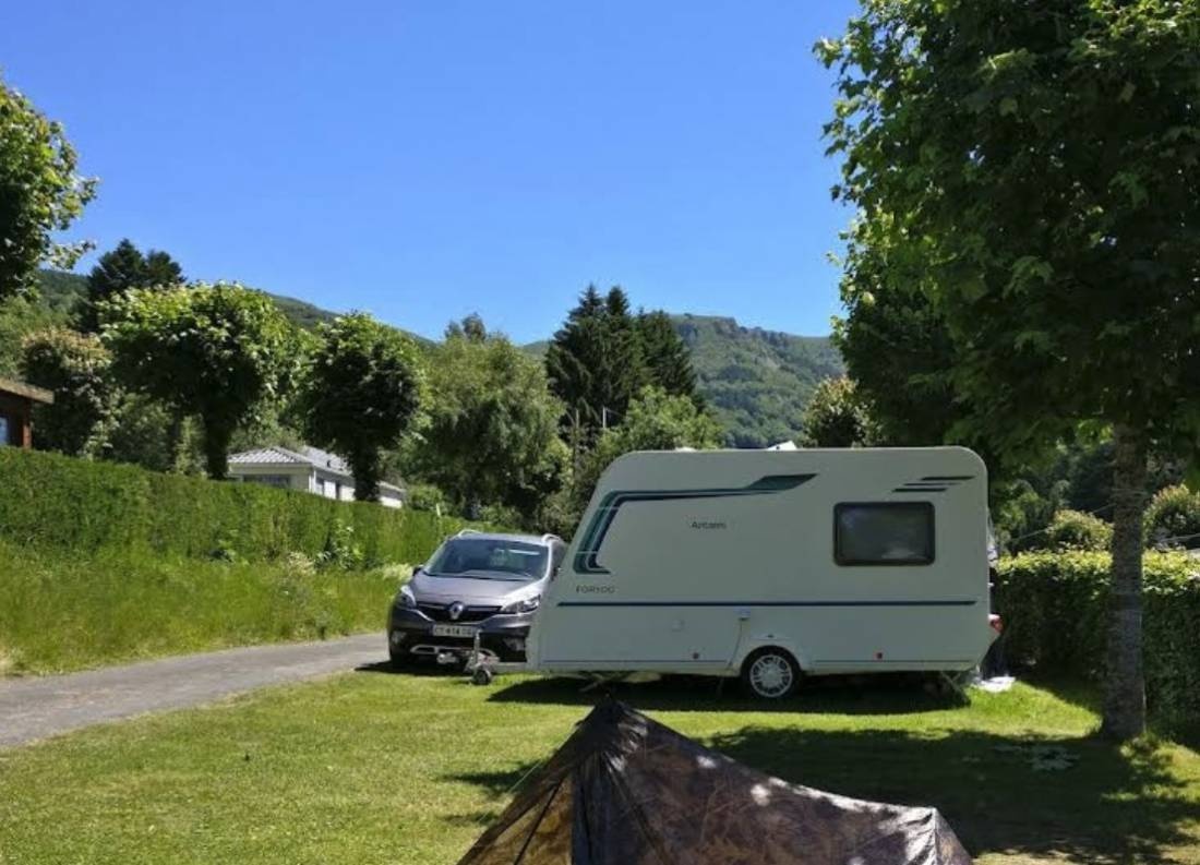 Camping Les Coux ** — Місце для кемпінгу in Murat-le-Quaire