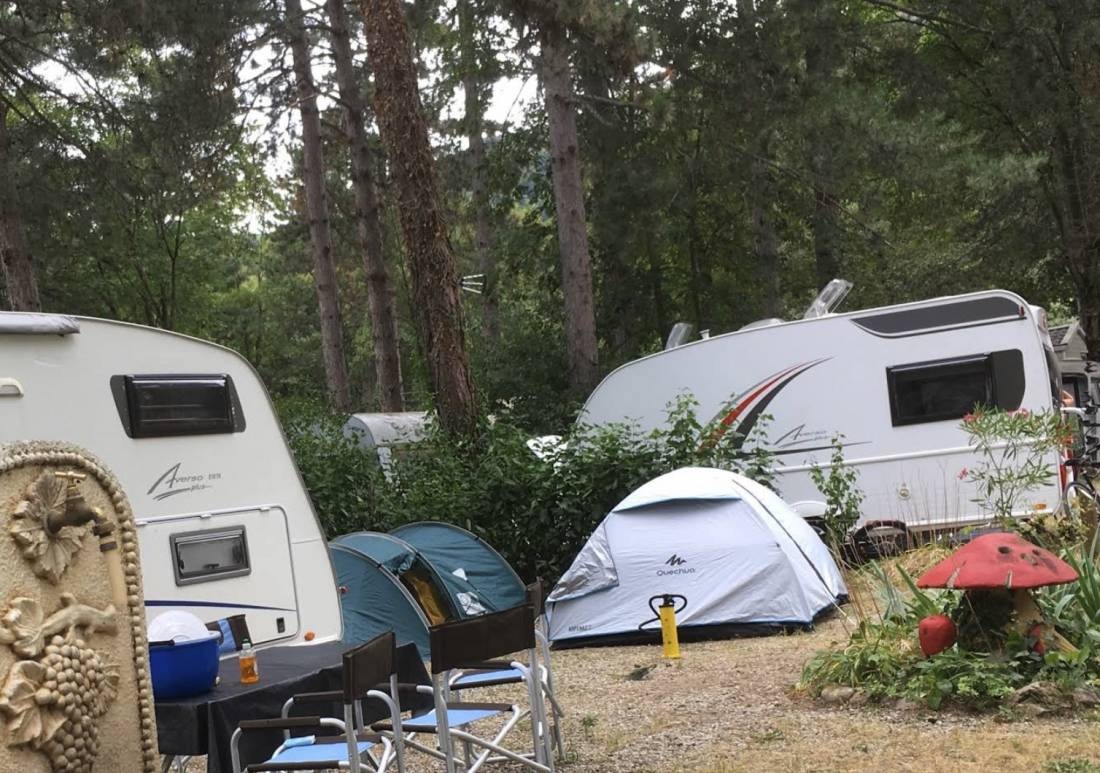 Camping Les Sables *** — Місце для кемпінгу in Tournon-sur-Rhône