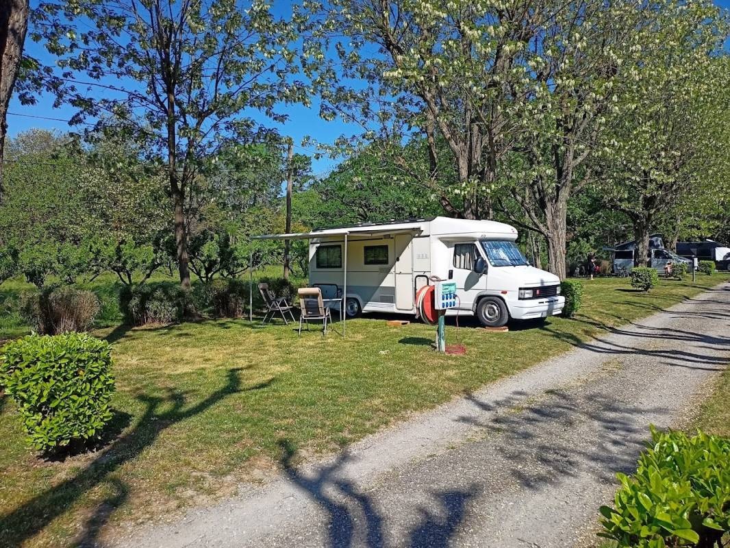 CAMPING DE L'ILE — Cámping in Vallon-Pont-d'Arc