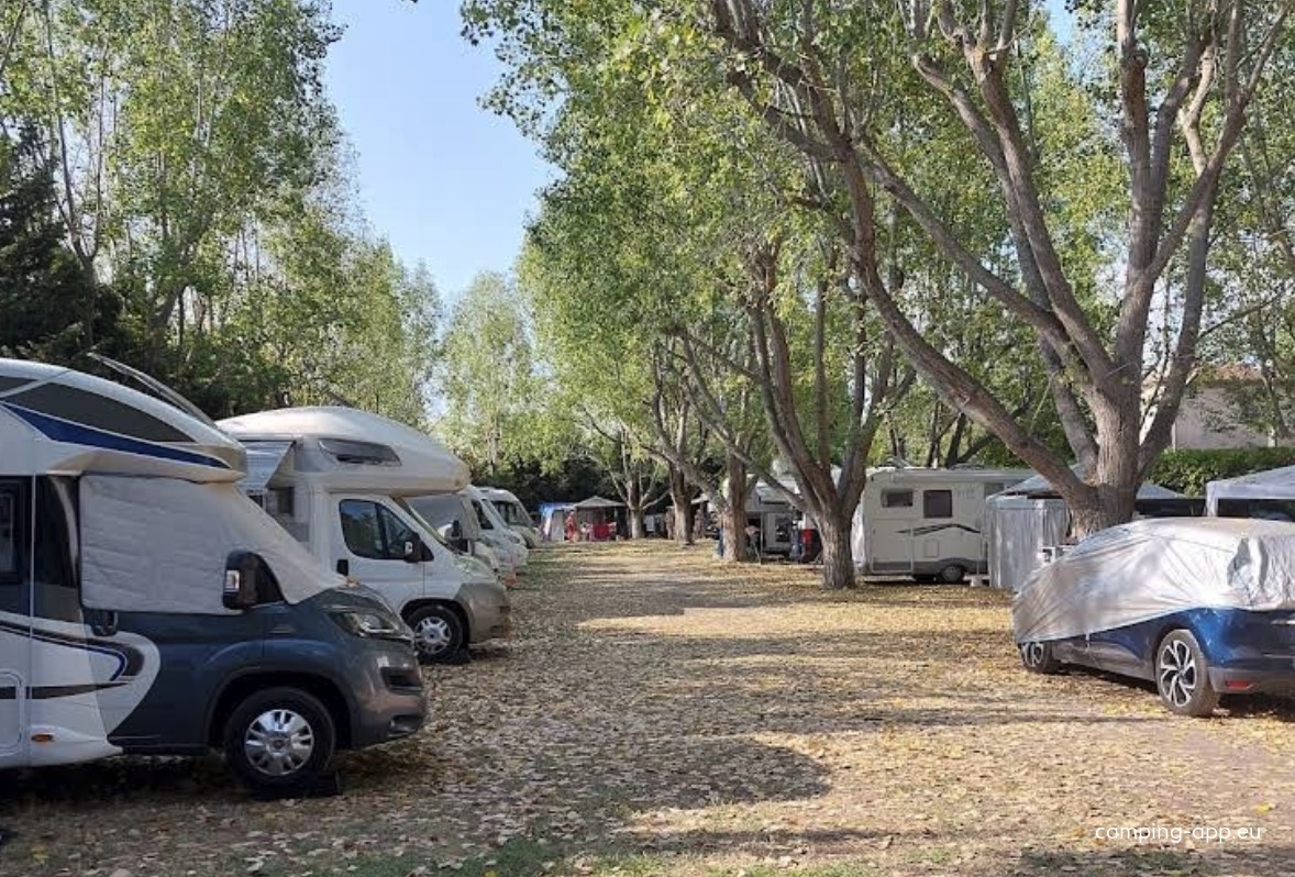 Camping des Treilles — Kamp yeri in Antibes