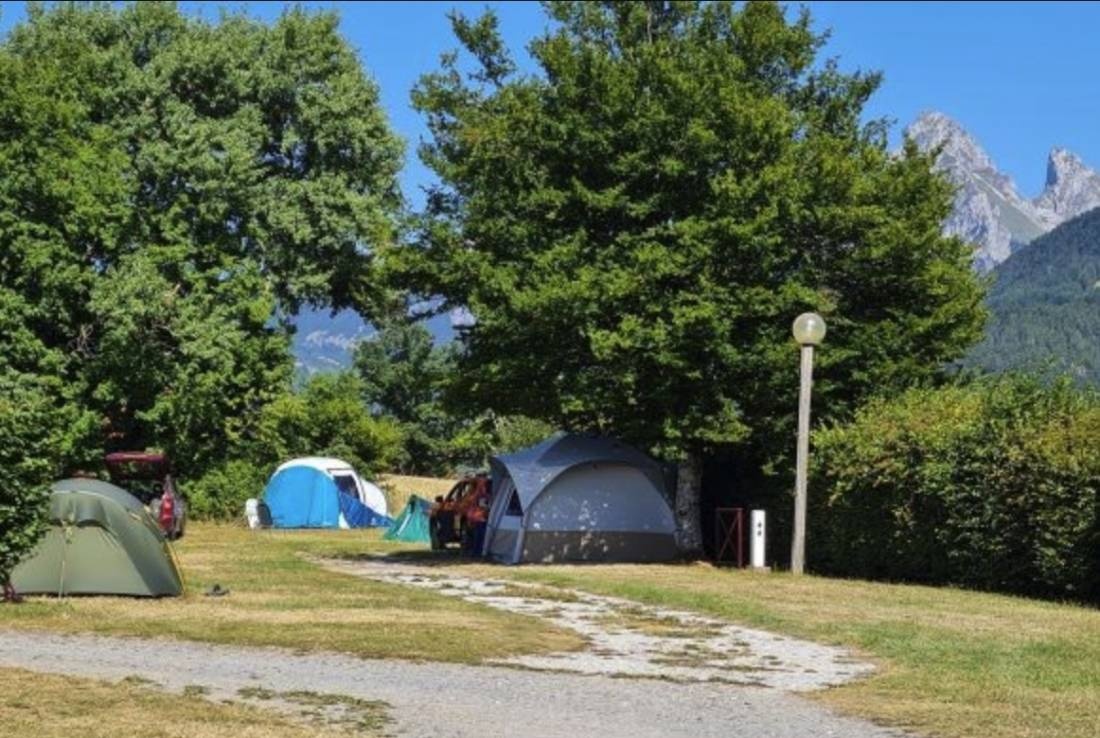 Camping Vinzier — Camping Site in Vinzier